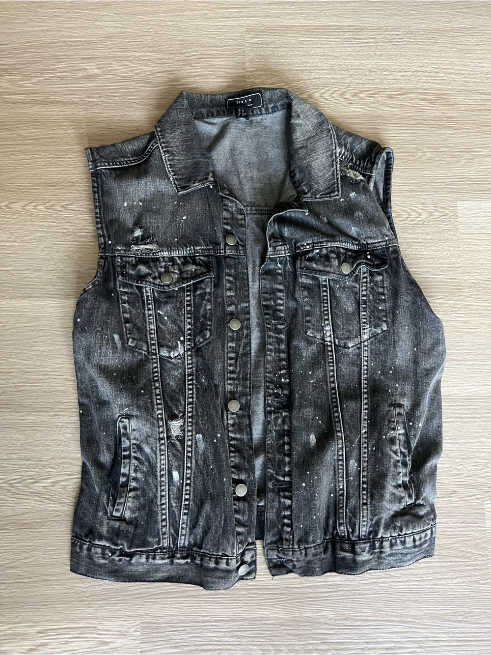 21MEN Black and Gray Denim Jeans Label Detail